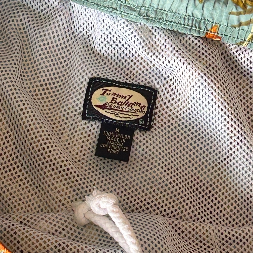 NWOT Tommy Bahama Paradise Nation Men's Swim Trunks Size Medium - Picture 8 of 9